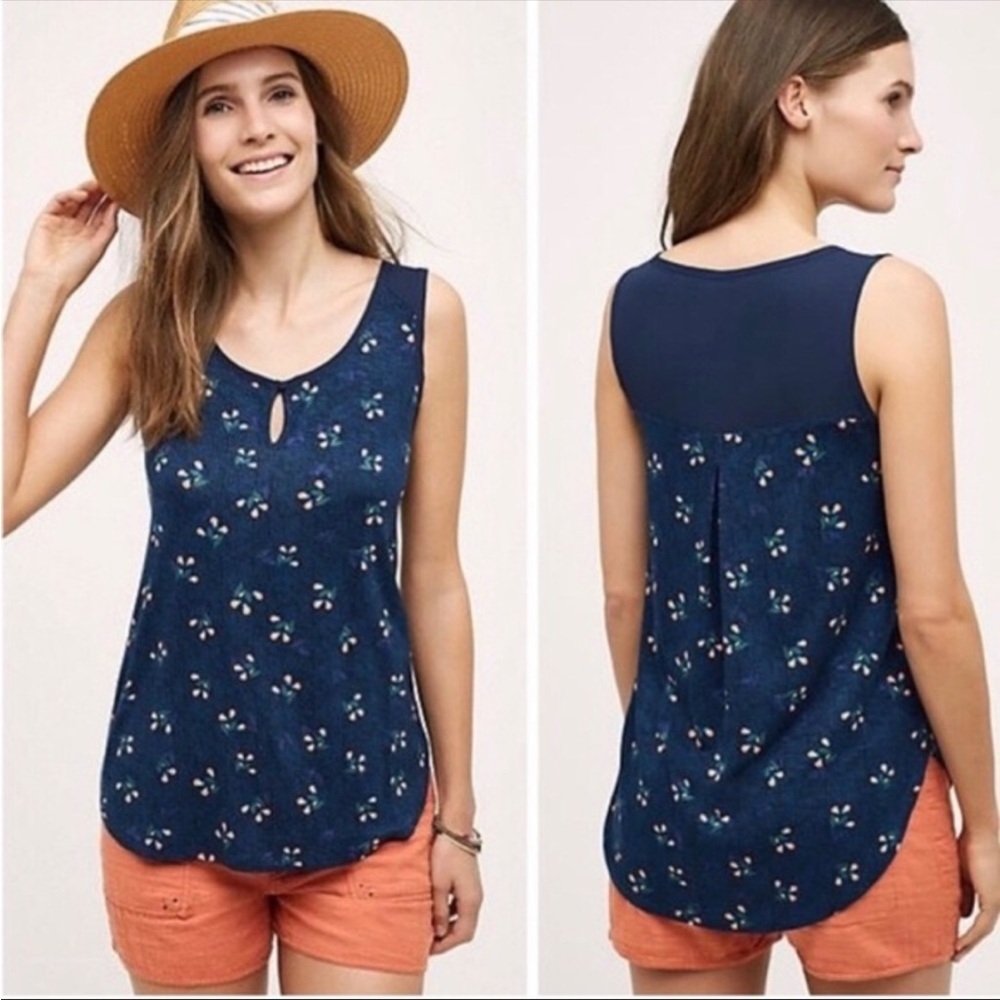 Anthropologie Akemi & Kin Mia Navy Blue Floral Top with Keyhole size XSP 💐💐💐
